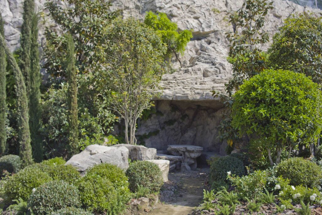 Architecture of the Cliff