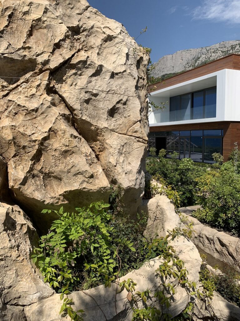 Architecture of the Cliff