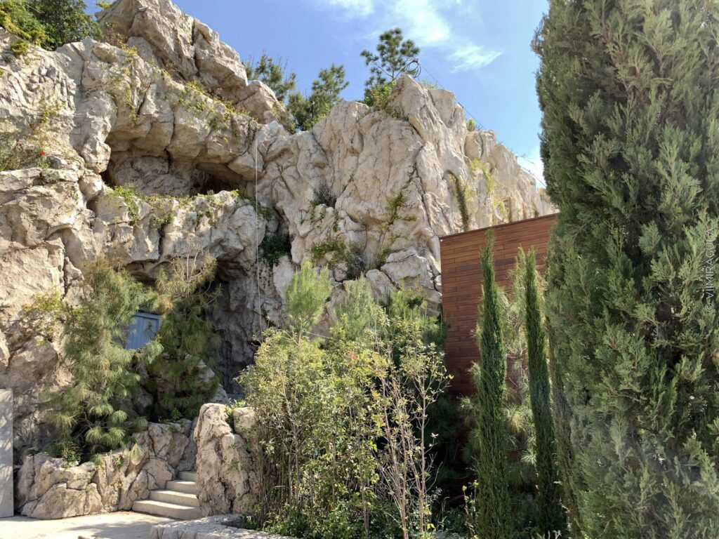 Architecture of the Cliff